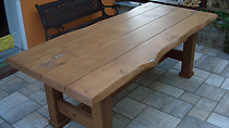 Tisch aus massivem Eichenholz